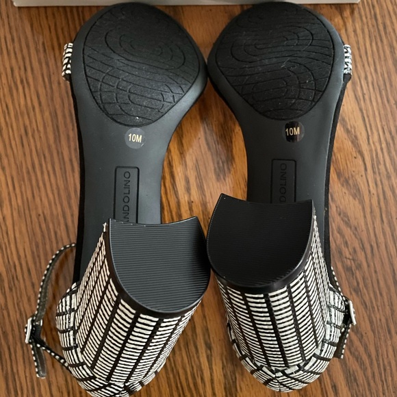 New in Box Bandolino Sandal - Picture 4 of 8